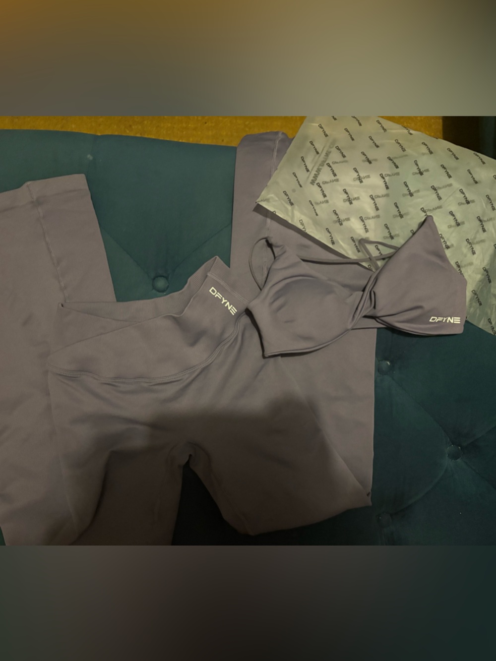 DFYNE VISION GYM Bra and FLARE PANTS Set - Dusty Gray/ Dove